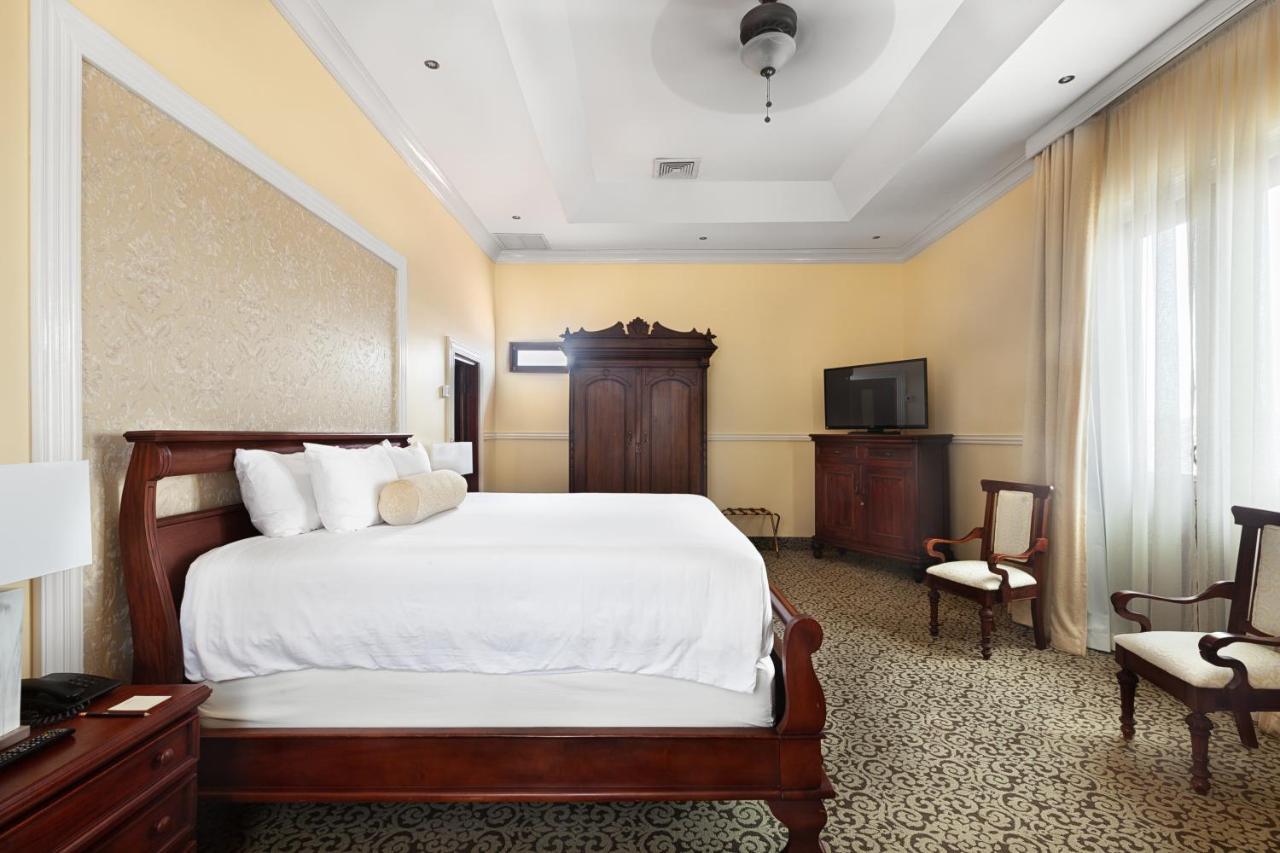 Hotel La Perla León Zewnętrze zdjęcie
