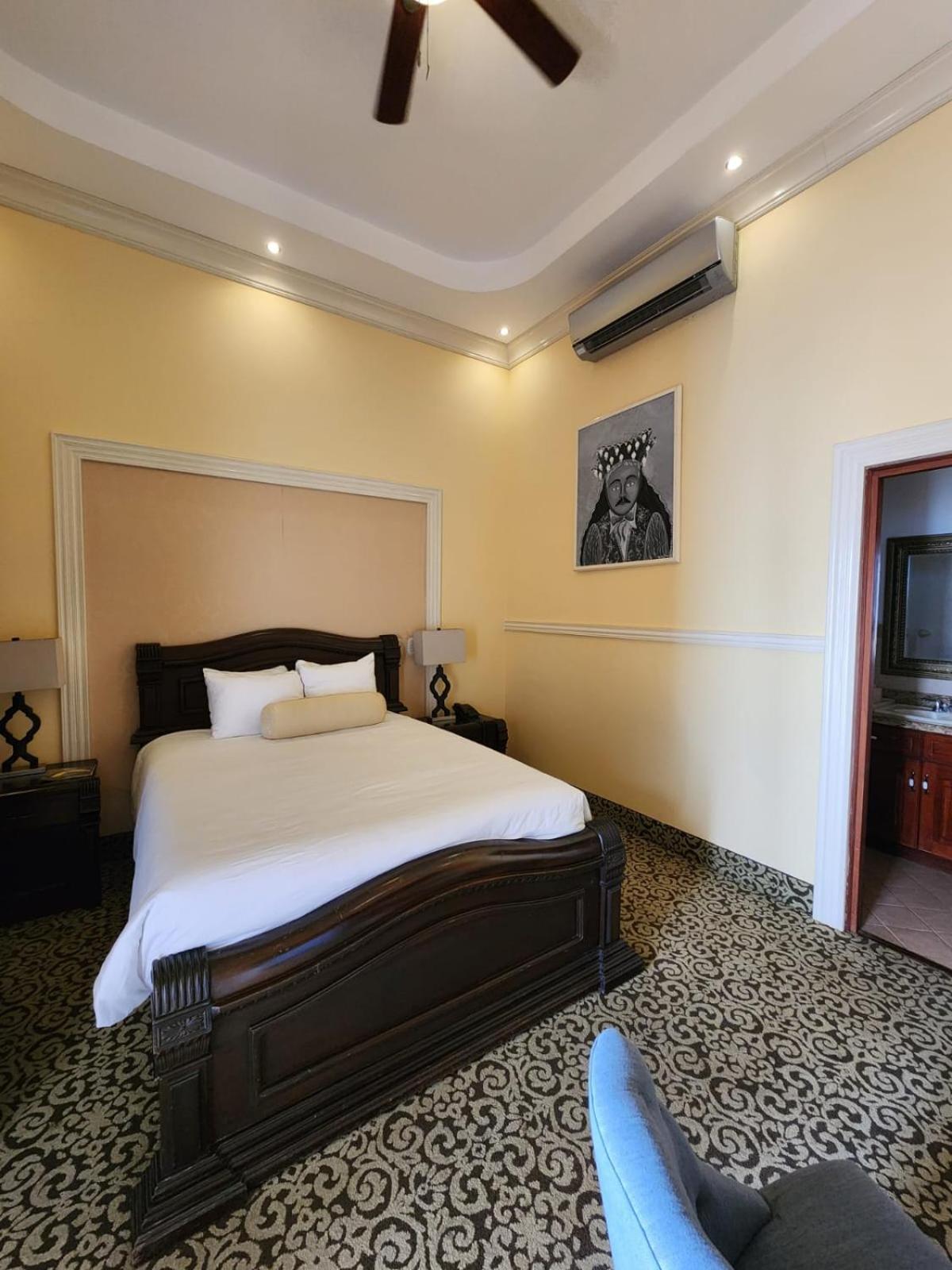 Hotel La Perla León Zewnętrze zdjęcie
